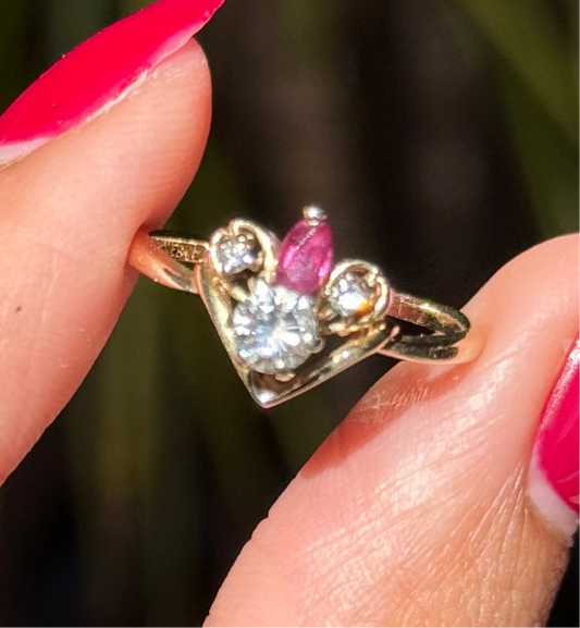 Adorable “Minnie Mouse” 14k Gold Quarter Carat Diamond & Ruby .40tcw Ring Size 5
