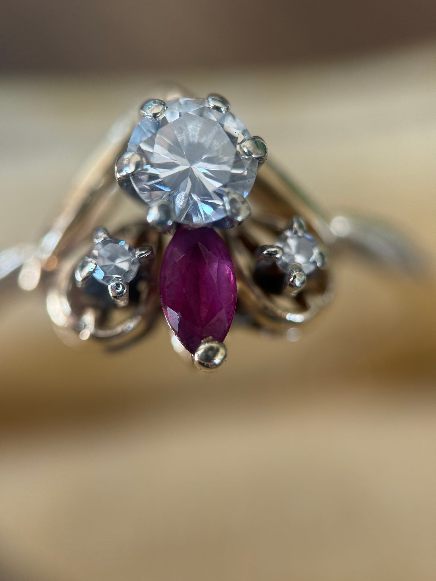 Adorable “Minnie Mouse” 14k Gold Quarter Carat Diamond & Ruby .40tcw Ring Size 5