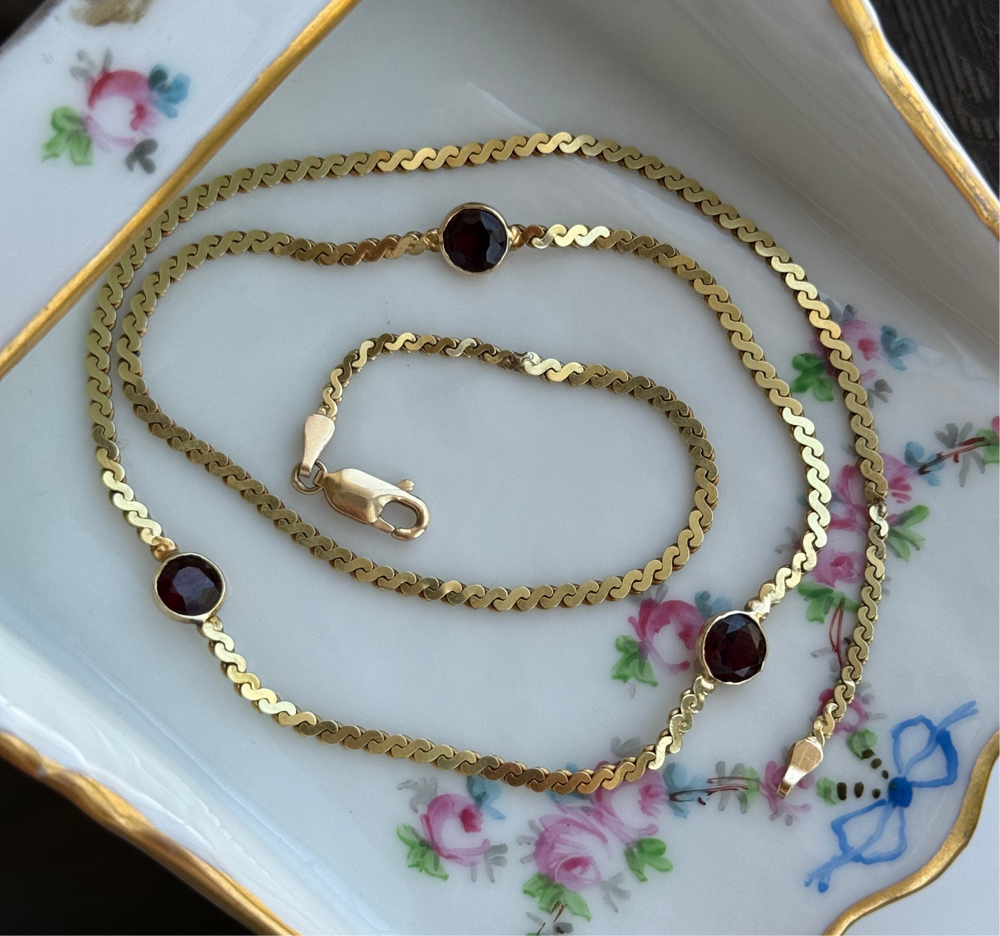 Lovely 14k Gold 3 Carat Bezel Set Round Garnet Serpentine Solid Collar Necklace 16"