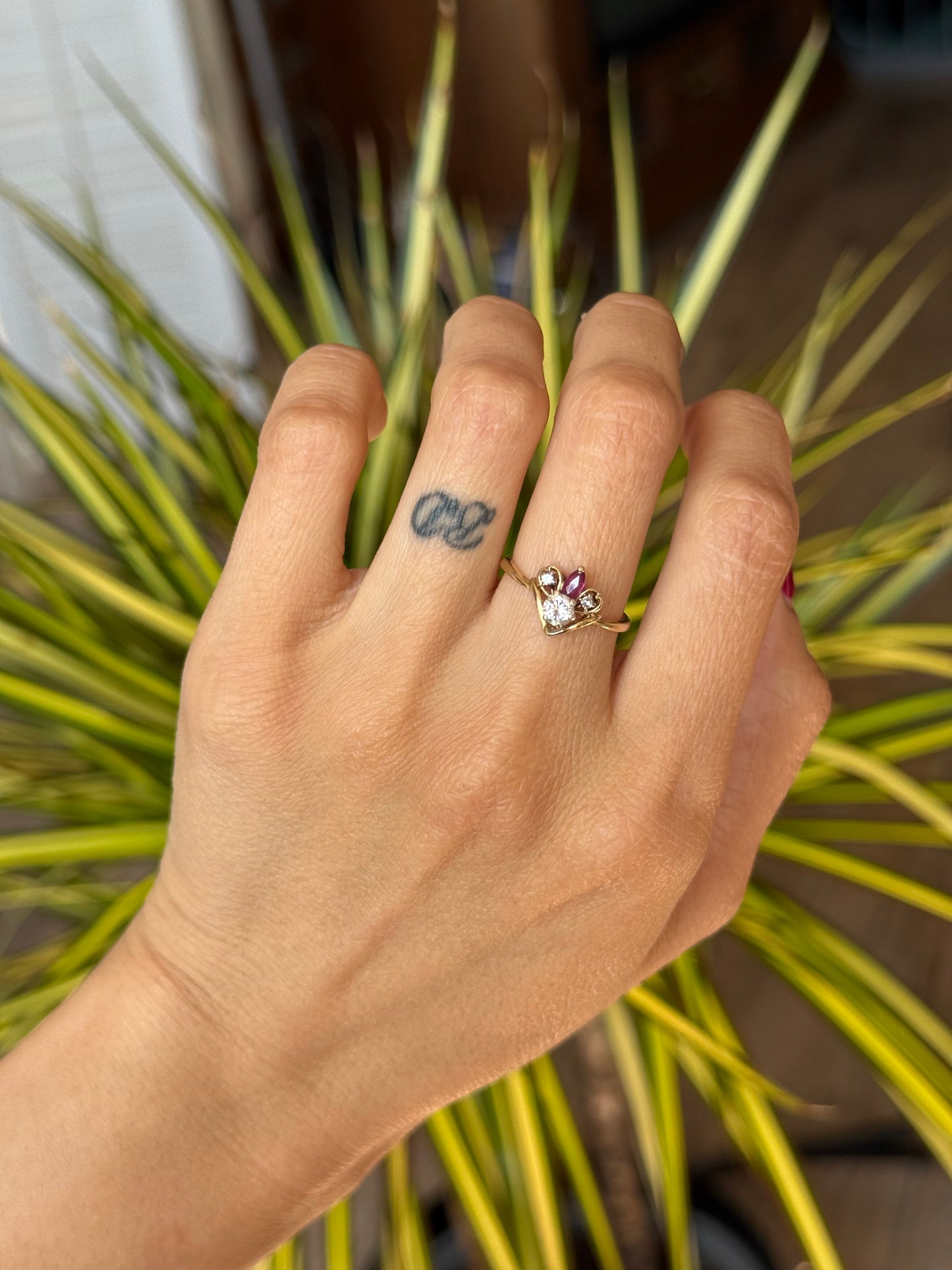 Adorable “Minnie Mouse” 14k Gold Quarter Carat Diamond & Ruby .40tcw Ring Size 5