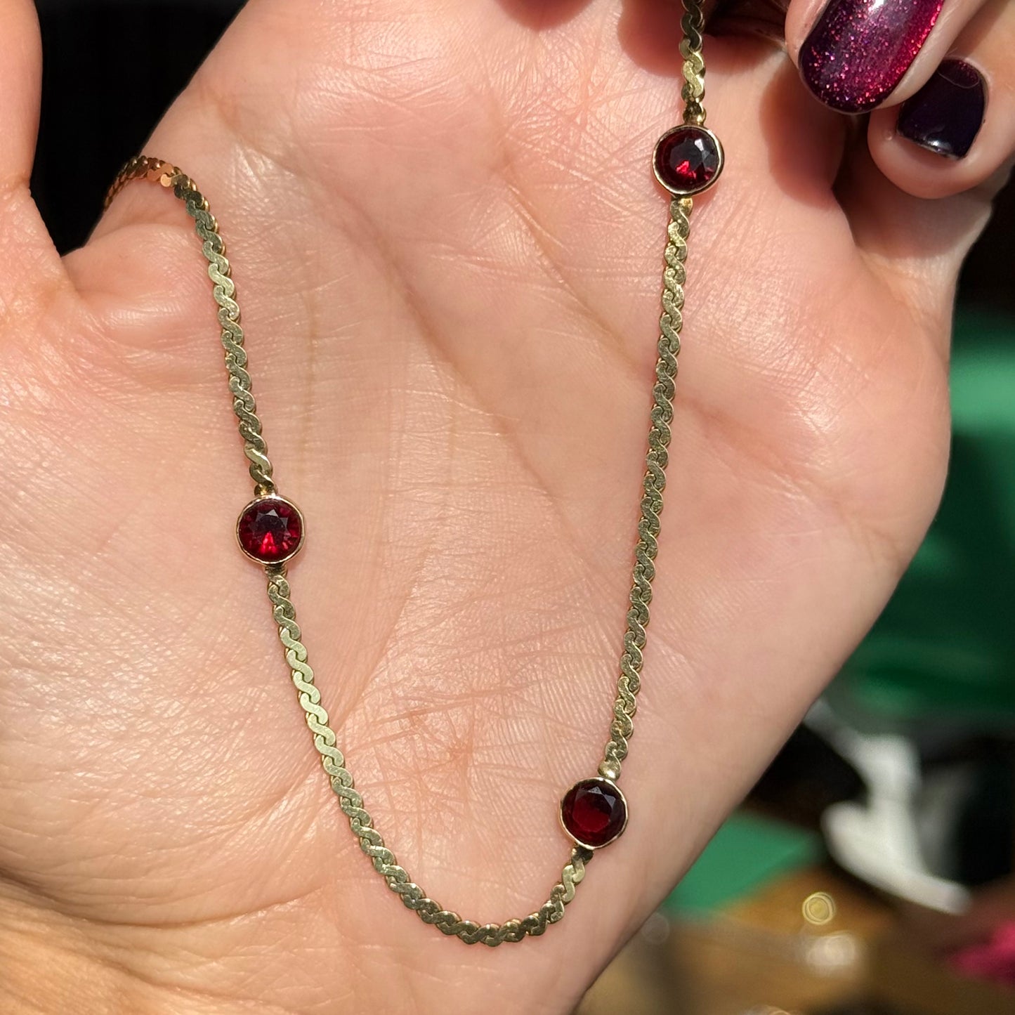 Lovely 14k Gold 3 Carat Bezel Set Round Garnet Serpentine Solid Collar Necklace 16"