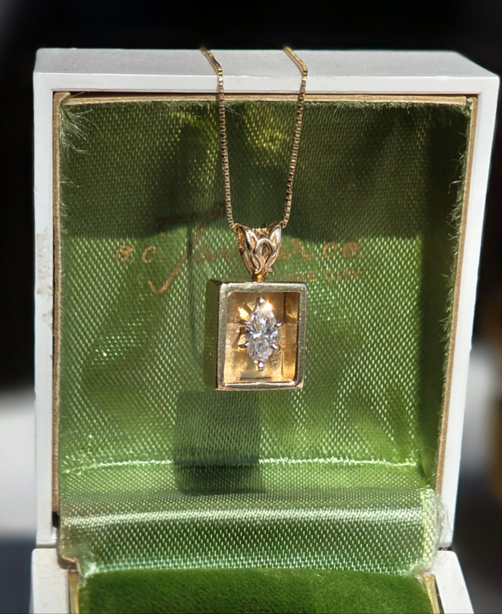 Gorgeous 14k Solid Gold Hefty Shadow Box Framed Marquise Diamond Pendant With Dainty Box Chain 18"