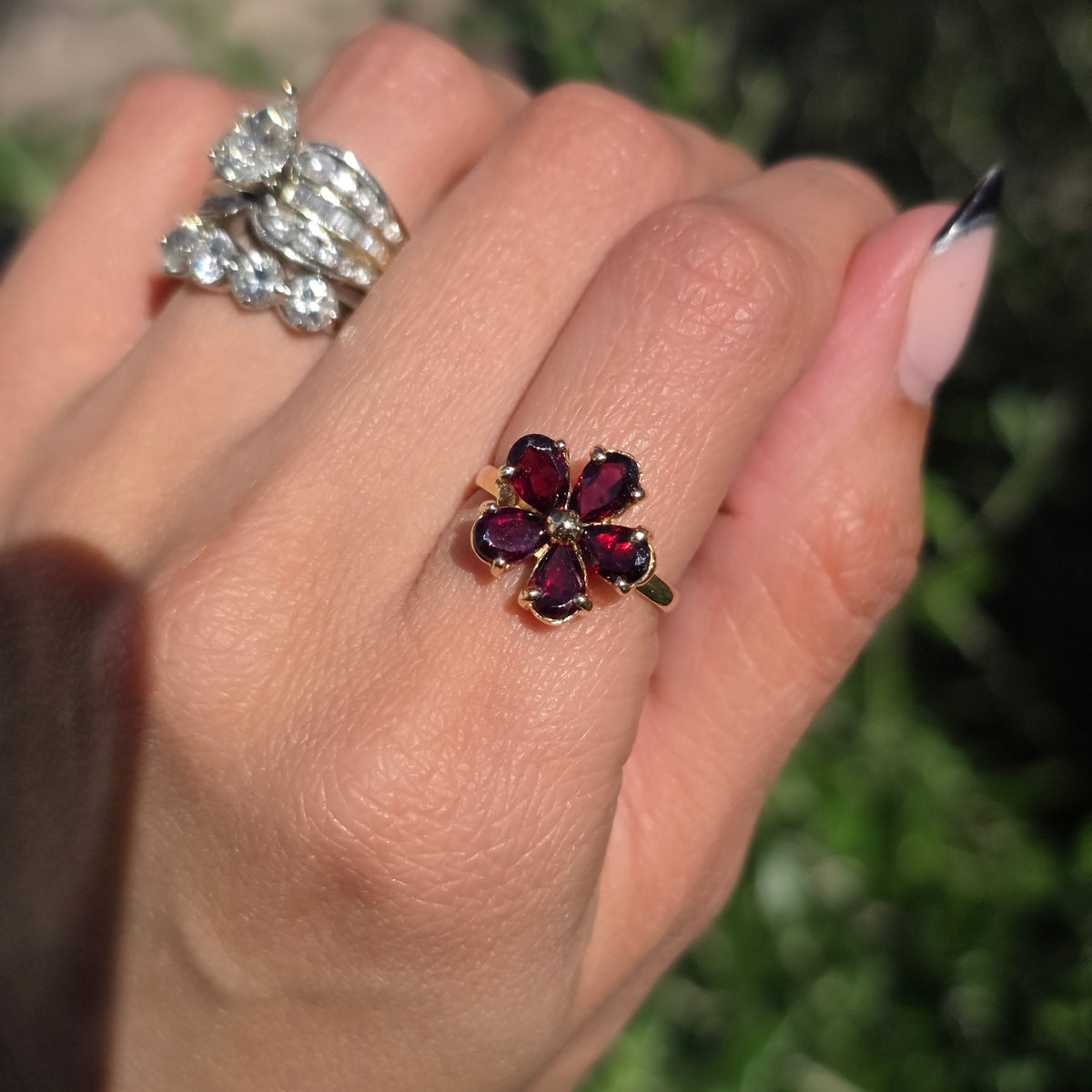 Stunning 14k Gold 1.50ctw Garnet Flower Cluster Statement Ring Size 4.5