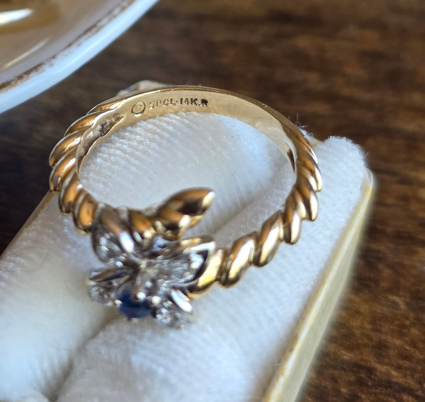 Beautiful 14k Two Toned Bypass Flower Sapphire and Diamond Ring Size 6.5