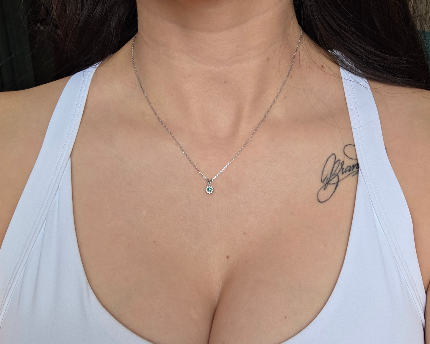 Gorgeous 18k White Gold Minimal Elegant Emerald Diamond Dainty Pendant Necklace With Adjustable Biker Link Chain 16"/17"