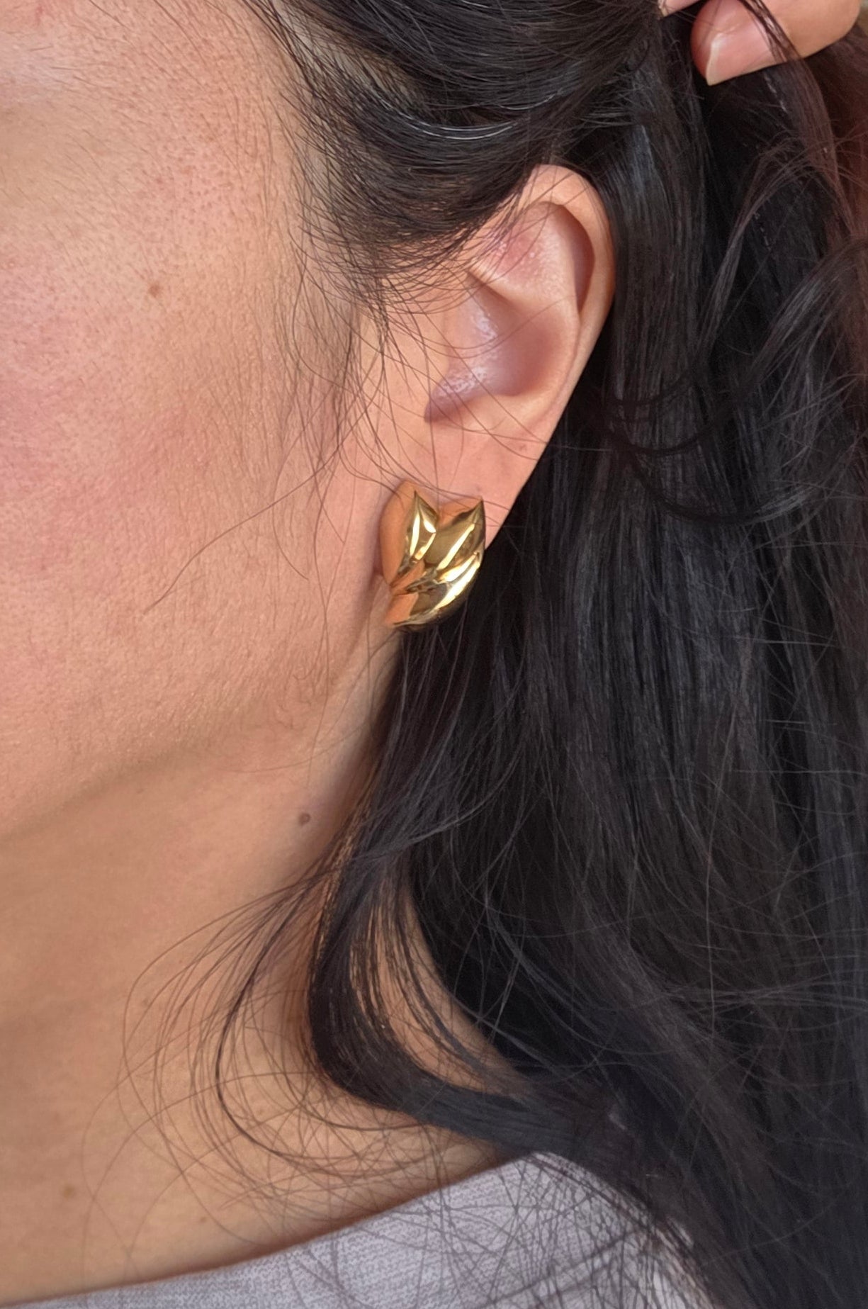 Lovely 14k Gold Vintage Statement Croissant/Fan Style Fashion Earrings