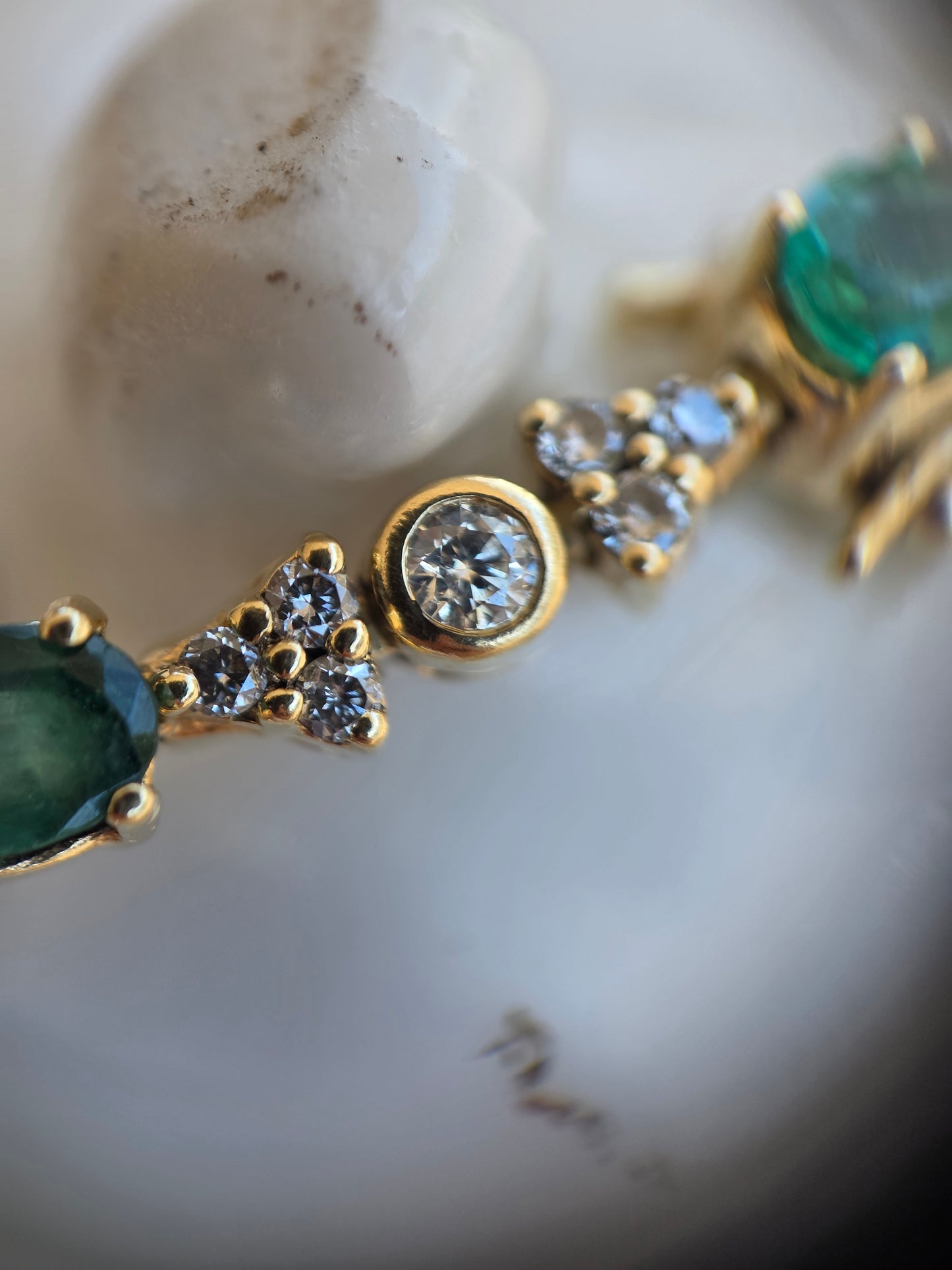 Gorgeous 18k Gold 4.85TCW Emerald Diamond Tennis Bracelet 7"