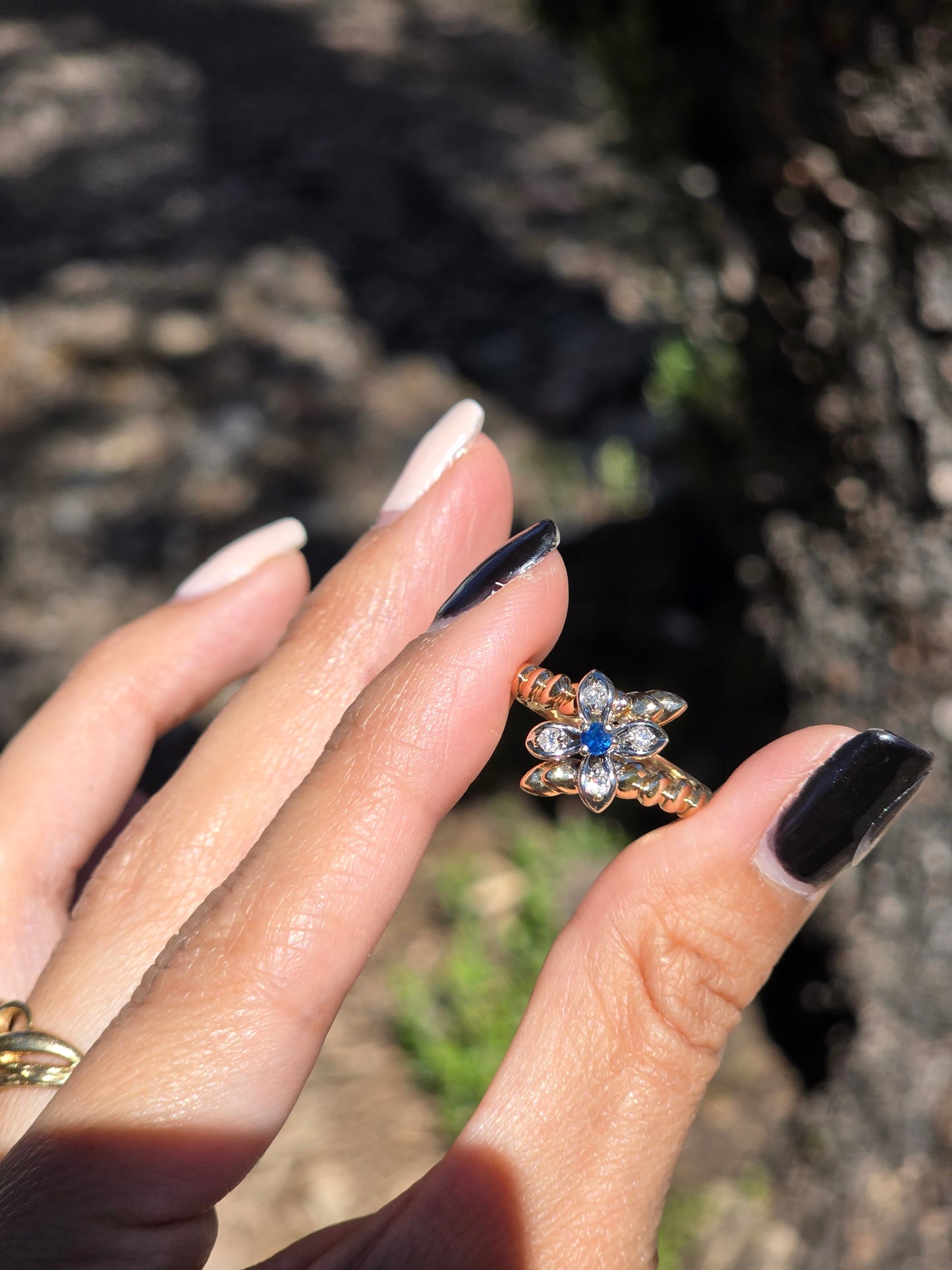 Beautiful 14k Two Toned Bypass Flower Sapphire and Diamond Ring Size 6.5