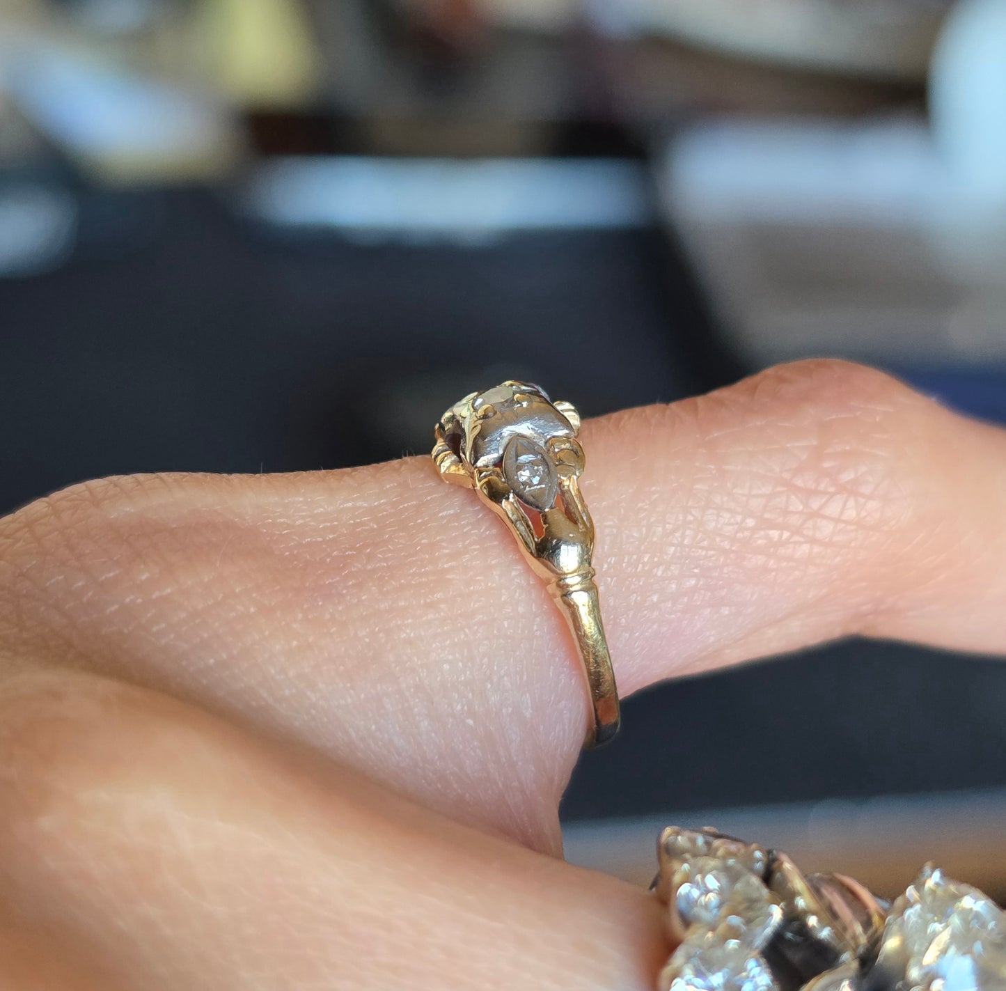 Beautiful Vintage 14k Gold Diamond Pinky Ring Size 3.5