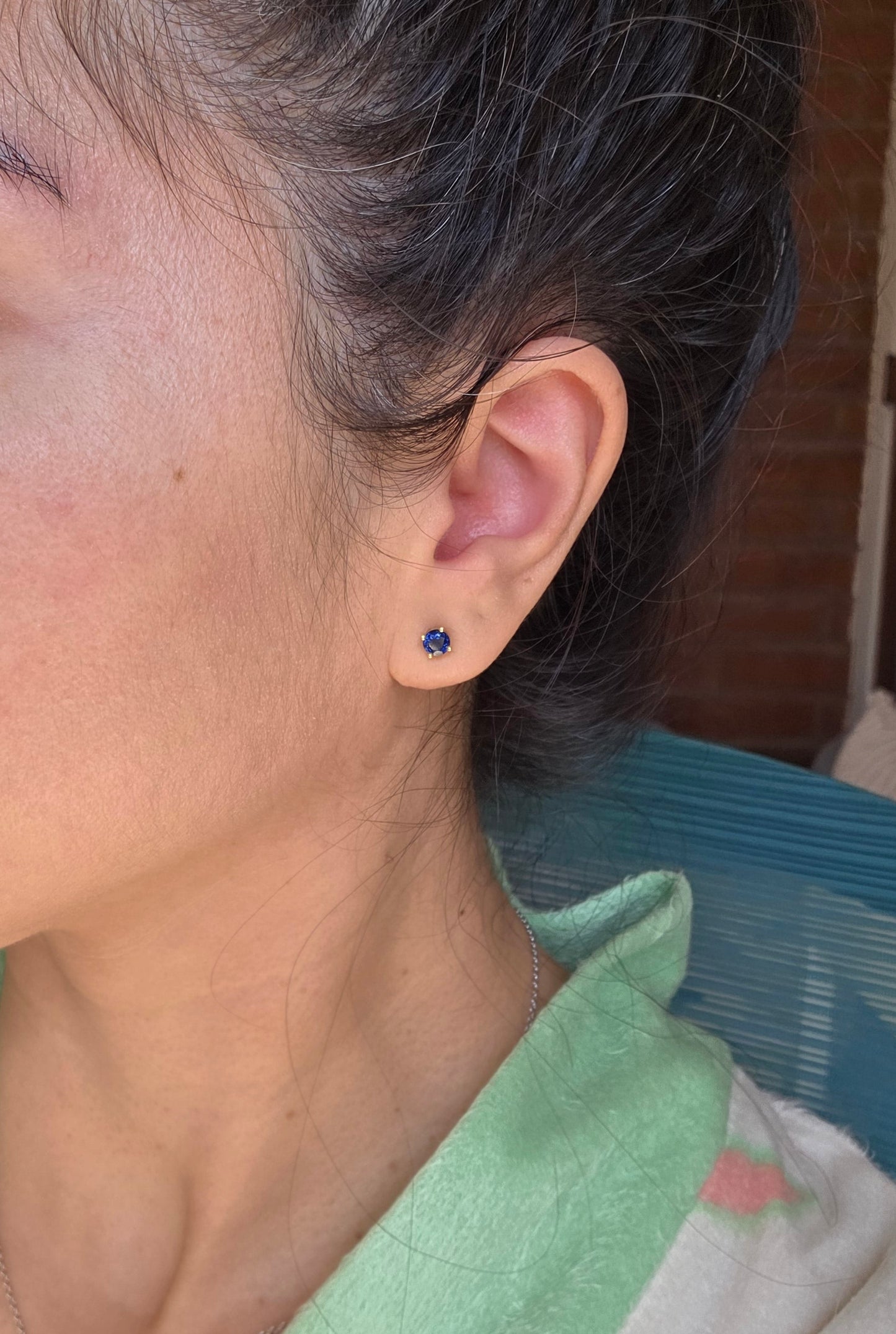 Beautiful 18k Gold .90ctw Sapphire Studs Earrings September Birthstone
