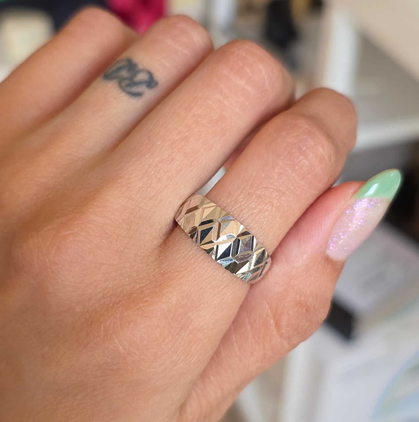 14k White Gold Faceted Geometric Diamond Cut Pattern Textured Sparkling Statement Ring Size 8.25