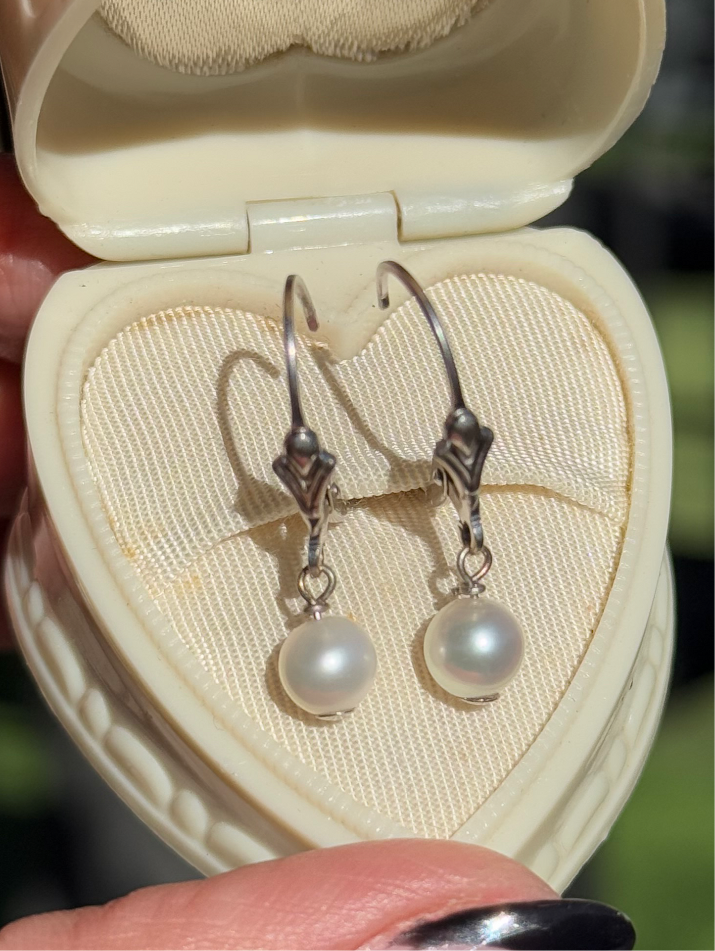 Beautiful 14k White Gold Pearl Dangle Earrings