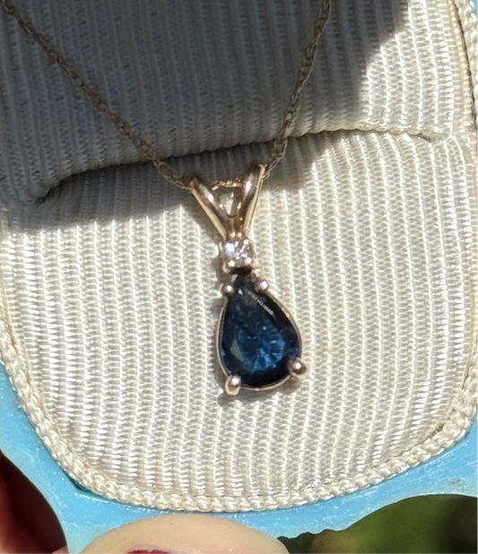 Sweet Petite 10k Gold Sapphire & Diamond Pendant Necklace Delicate 19.5” Chain