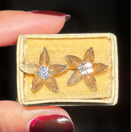 Beautiful 14k Gold Diamond flower Stud Earrings