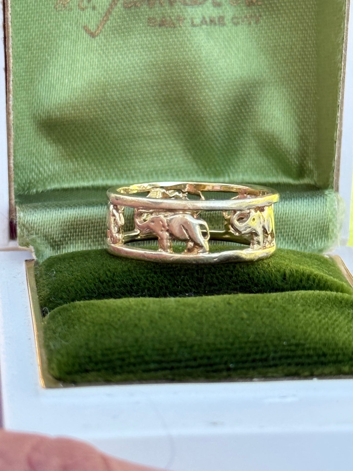 Awesome 14k Elephant Eternity Band Size 7.25