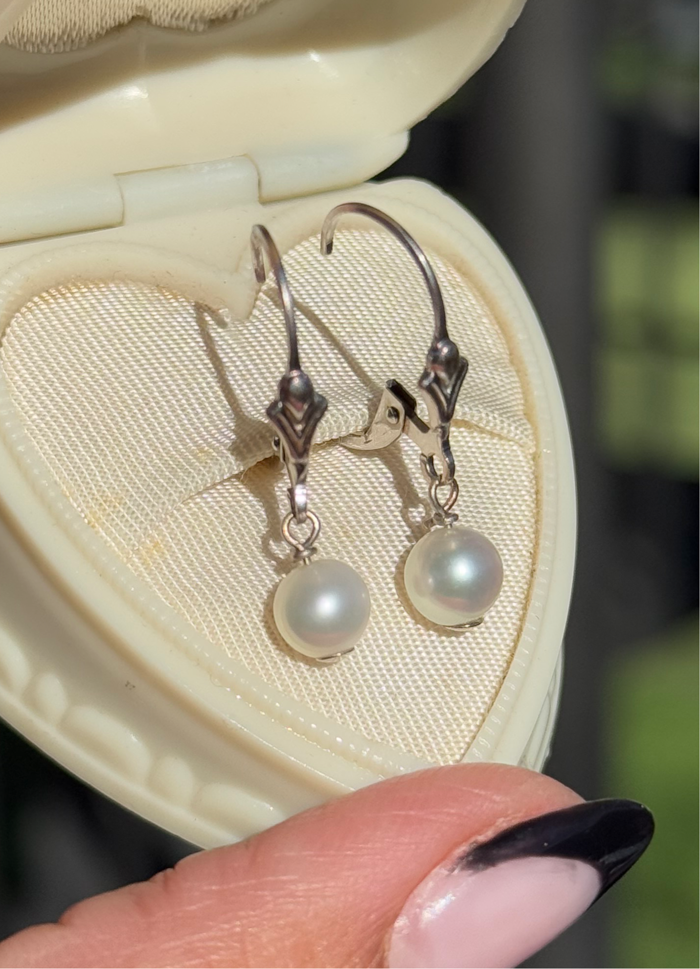 Beautiful 14k White Gold Pearl Dangle Earrings