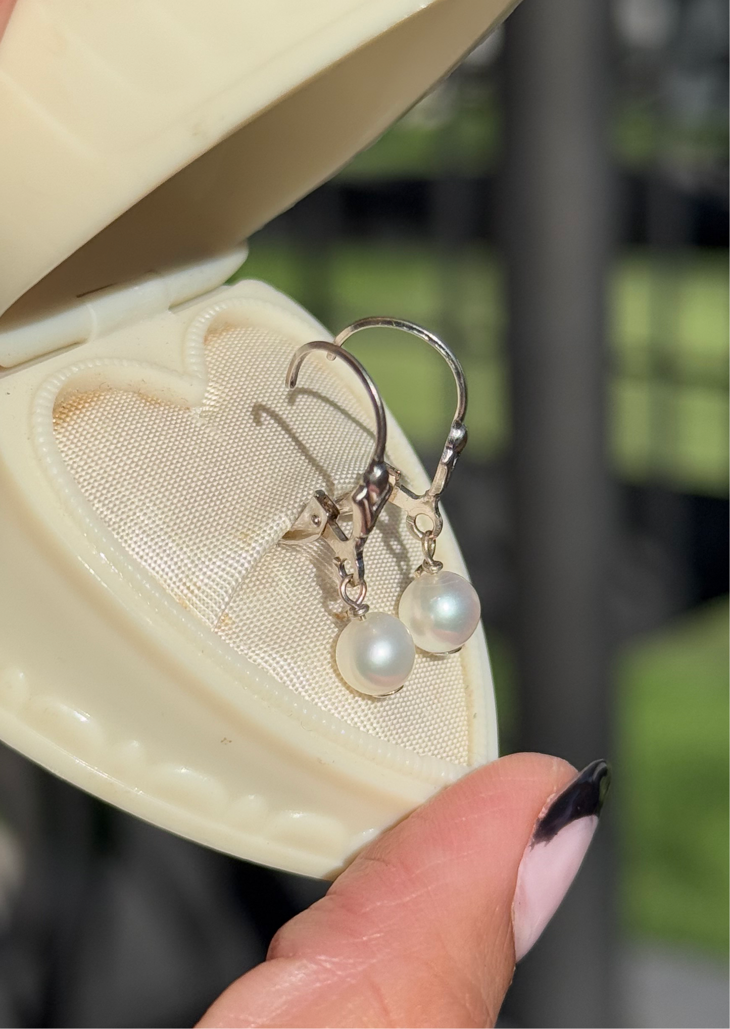 Beautiful 14k White Gold Pearl Dangle Earrings