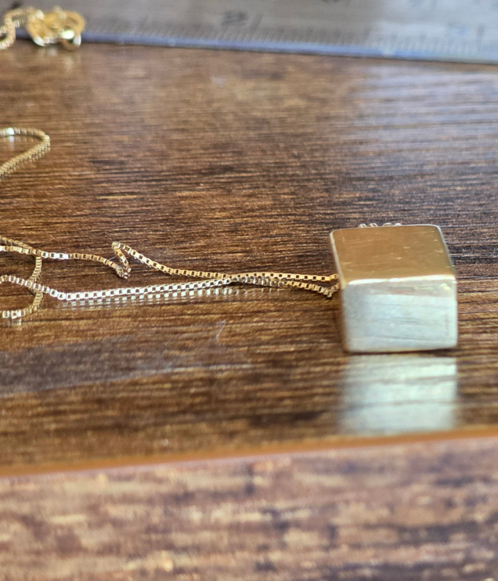 Gorgeous 14k Solid Gold Hefty Shadow Box Framed Marquise Diamond Pendant With Dainty Box Chain 18"