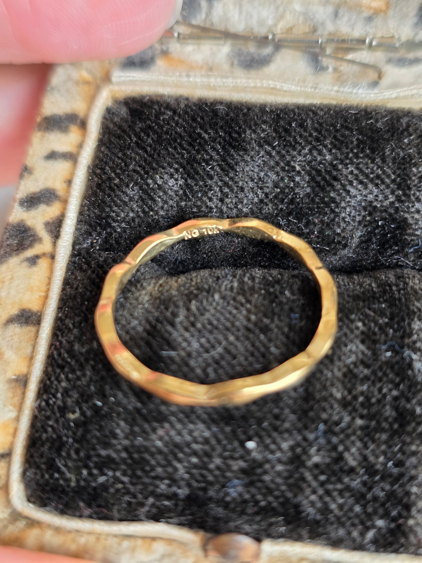 Awesome 10k Gold Wavy Skinny Stacker Band  Ring Size 7.25
