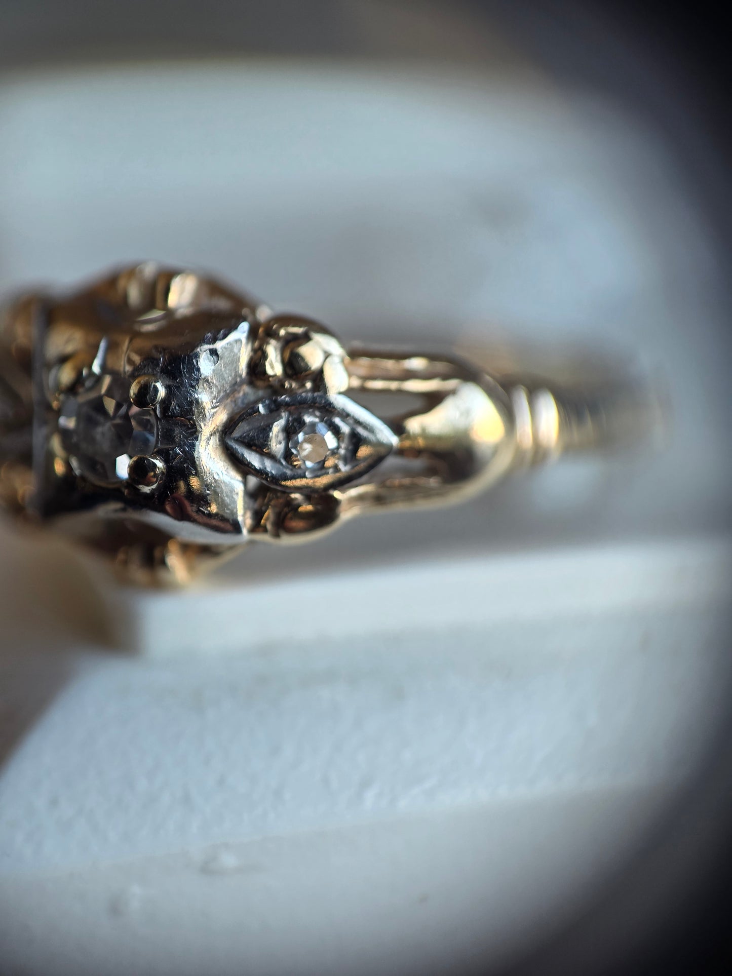 Beautiful Vintage 14k Gold Diamond Pinky Ring Size 3.5