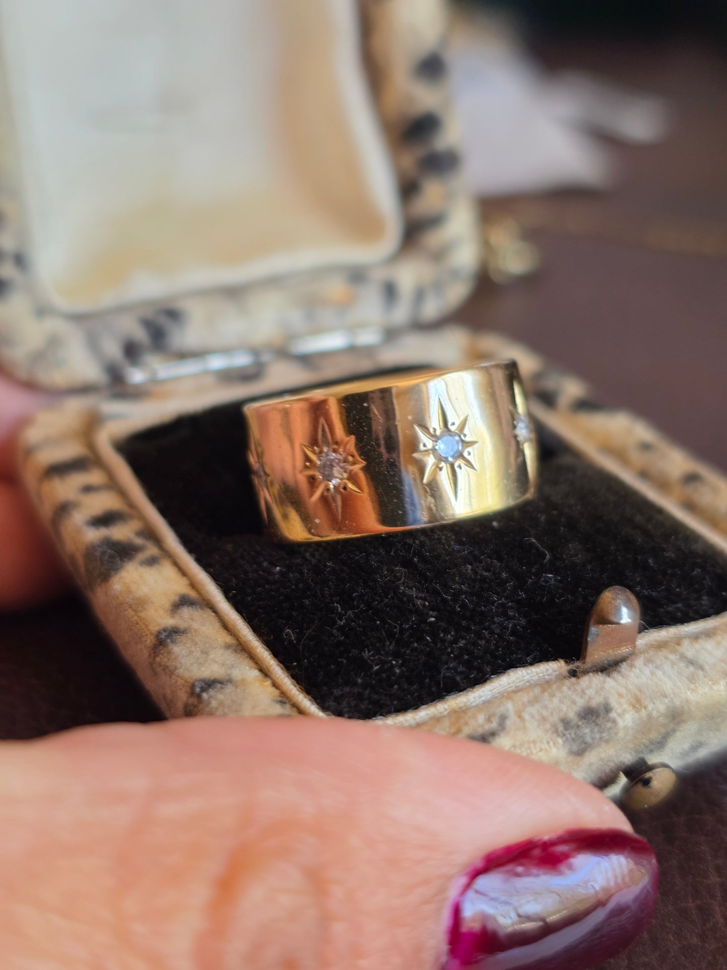 Gorgeous 14k Gold Starset Diamond Starburst Wide 10mm Chunky Cigar Band Hefty Ring Size 7