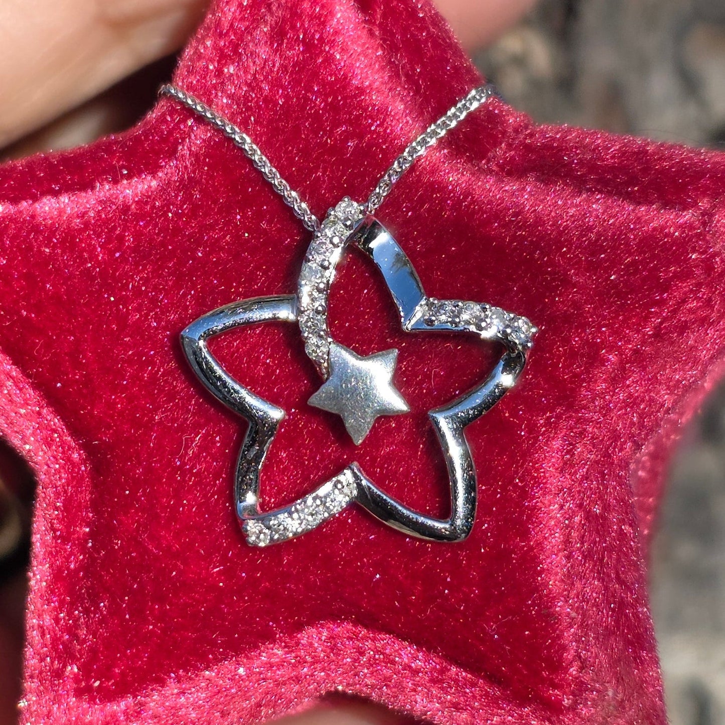 Beautiful 14k White Gold Diamond Star Pendant Necklace WITH CHAIN 18"