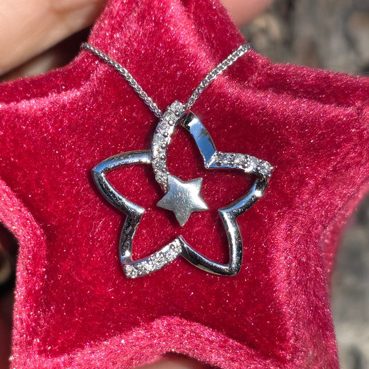 Beautiful 14k White Gold Diamond Star Pendant Necklace WITH CHAIN 18"