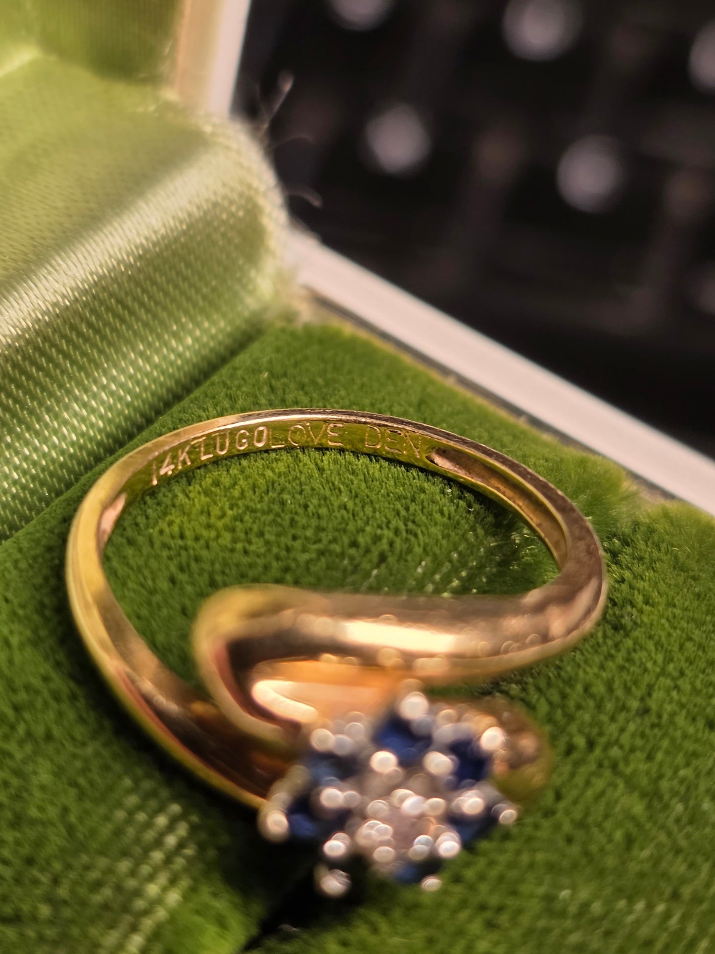 Beautiful 14k Gold  Sapphire & Diamond Flower Ring Size 6.25