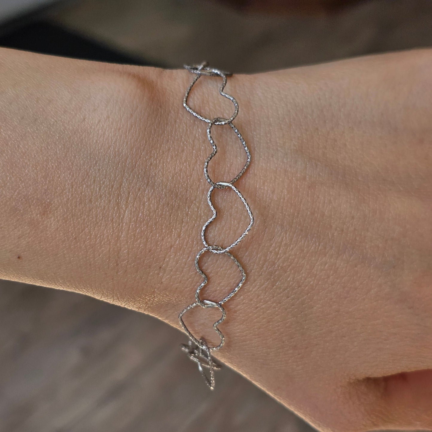 Pretty Sterling Silver Open Heart Link Textured Lightweight Bracelet 7.5"