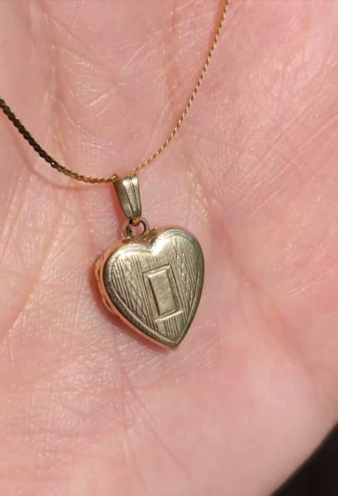 Pretty Vintage 10k Gold Heart Locket Pendant (NO CHAIN)