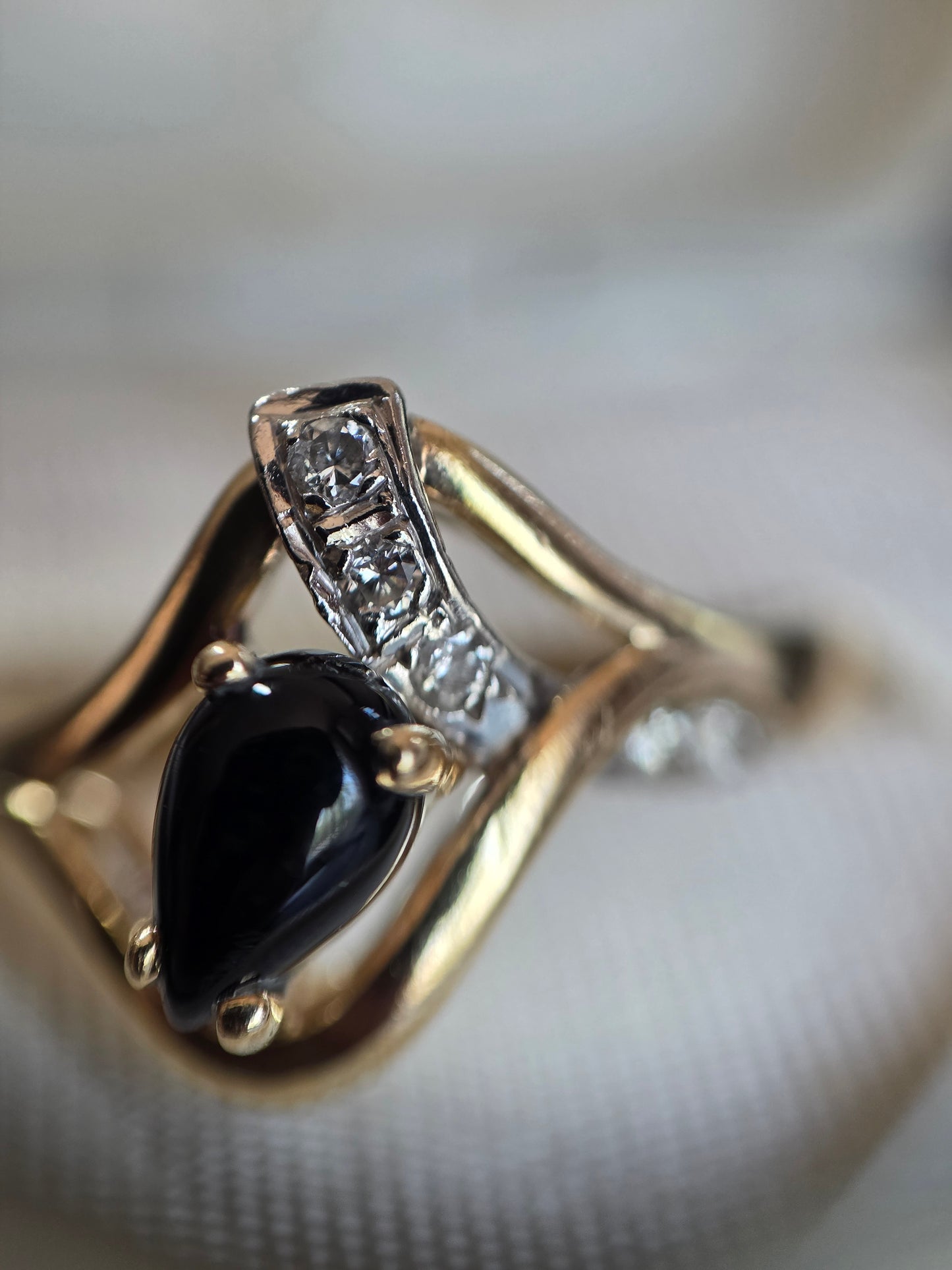 Awesome 14k Gold Black Onyx &  Diamond Modernist Ring Size 6.75