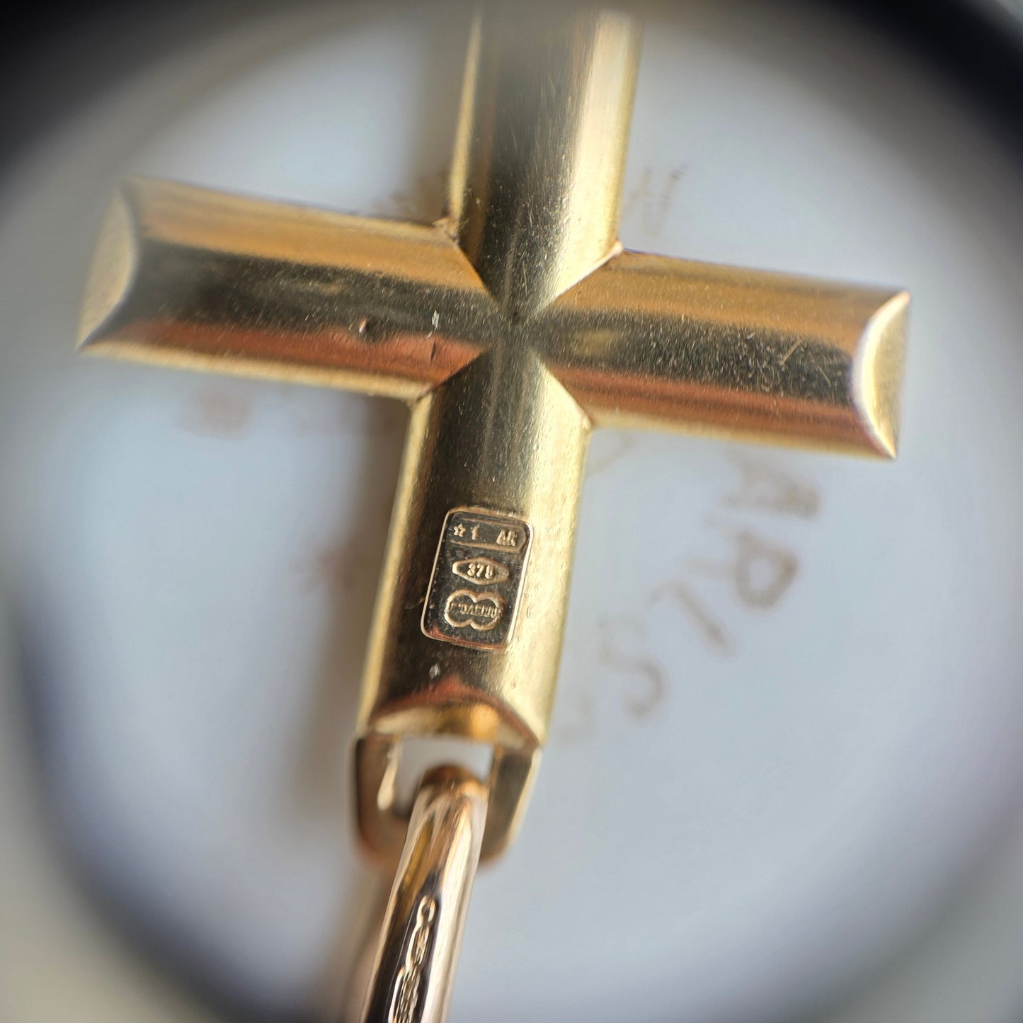 Vintage UNOAERRE 9k Gold Hollow Style Cross Pendant (NO CHAIN)