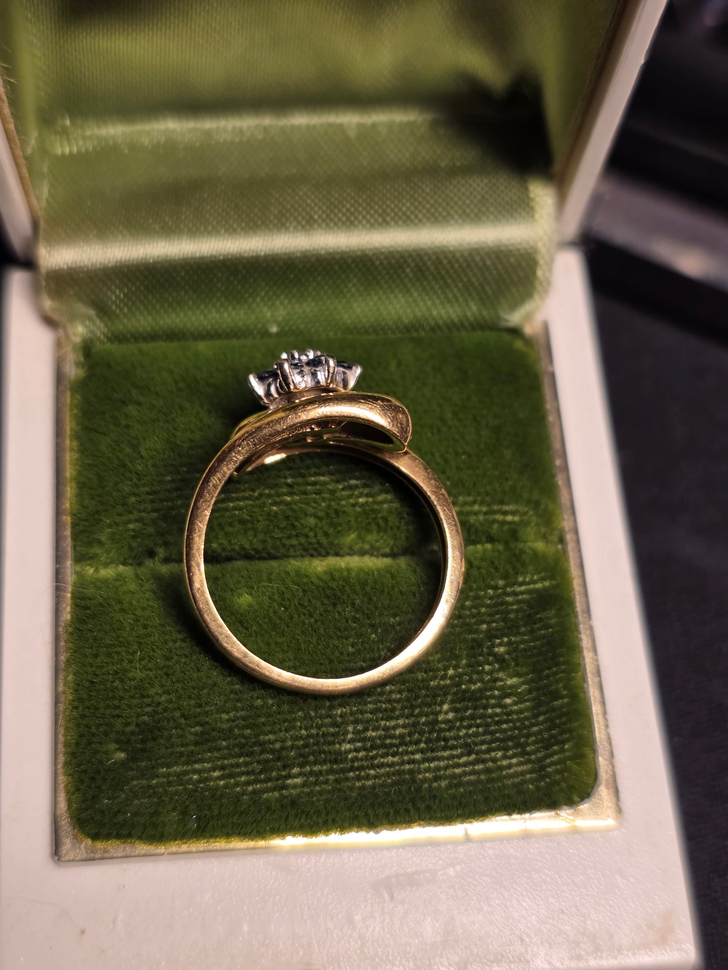 Beautiful 14k Gold  Sapphire & Diamond Flower Ring Size 6.25