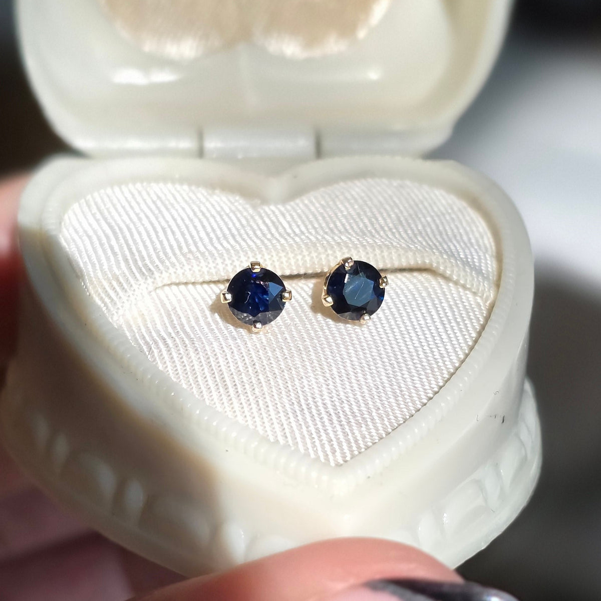 14k Gold 4mm Sapphire Stud Earrings