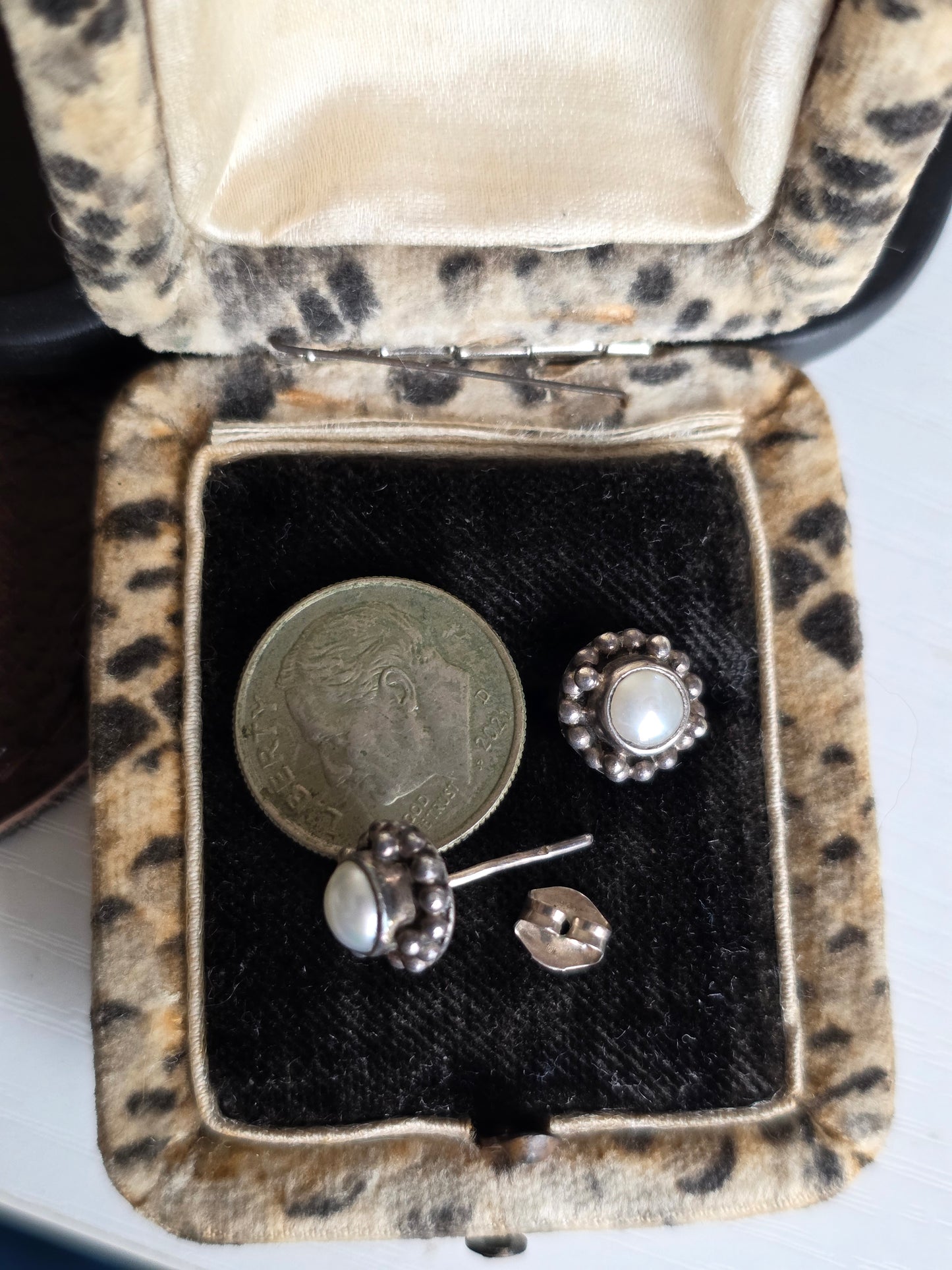 Pretty Sterling Silver Bezel Set Pearl Studs Earrings