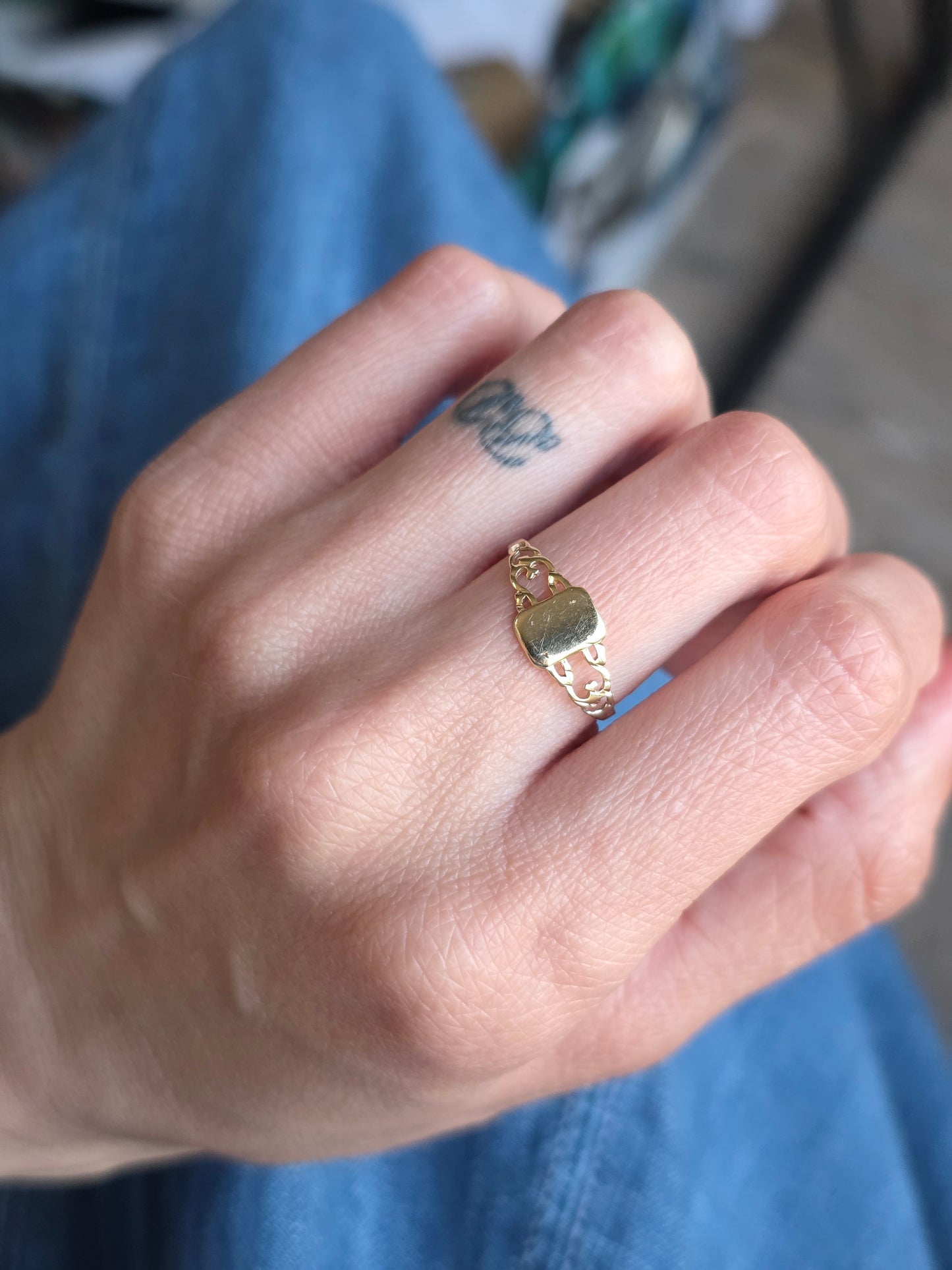 Pretty 10k Gold Blank Signet Ring Size 6.5