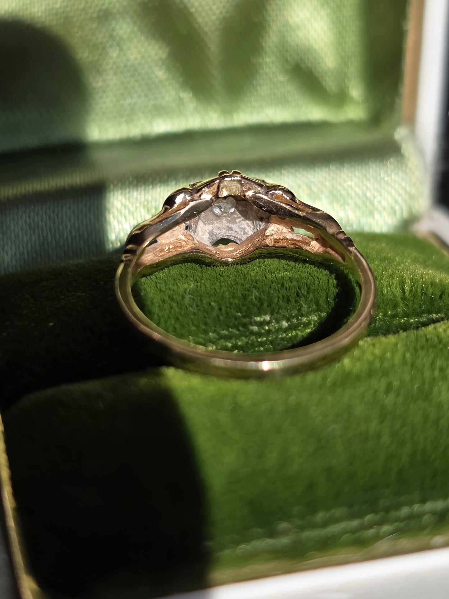 Beautiful Vintage 14k Gold Diamond Pinky Ring Size 3.5