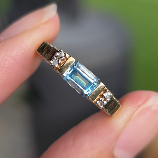 Pretty Blue Topaz and Diamond Accented 10k Gold Fluted Ribbed Ring Size 7