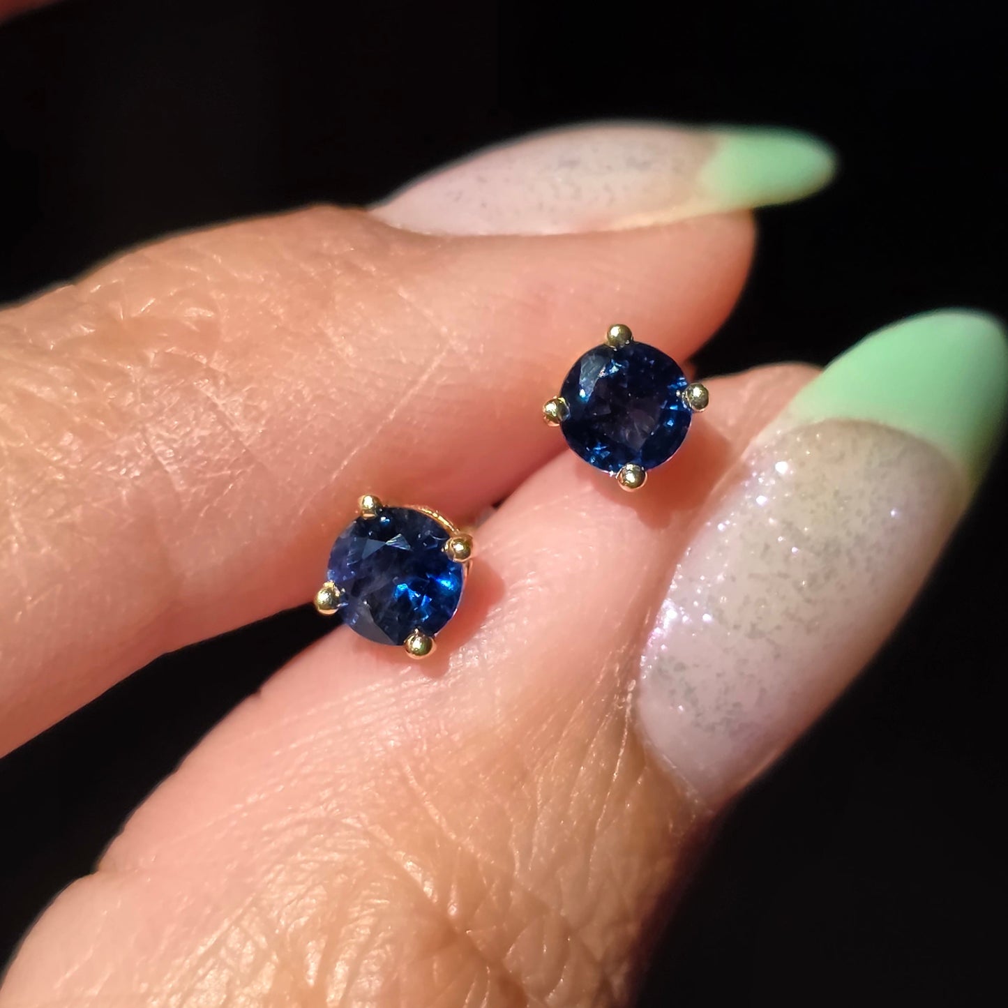 Beautiful 18k Gold .90ctw Sapphire Studs Earrings September Birthstone