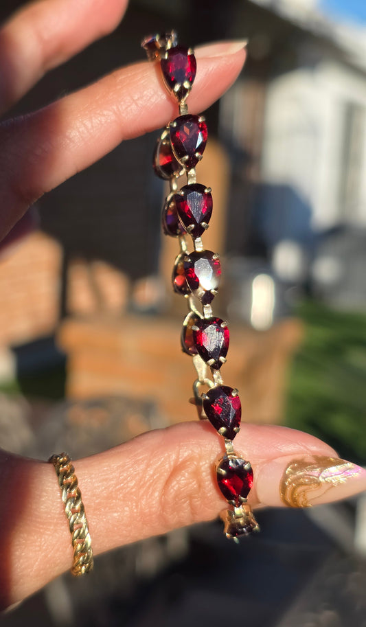 Stunning Bold 10k Gold 19.5TCW Pear Cut Garnet Tennis Bracelet 7.5"