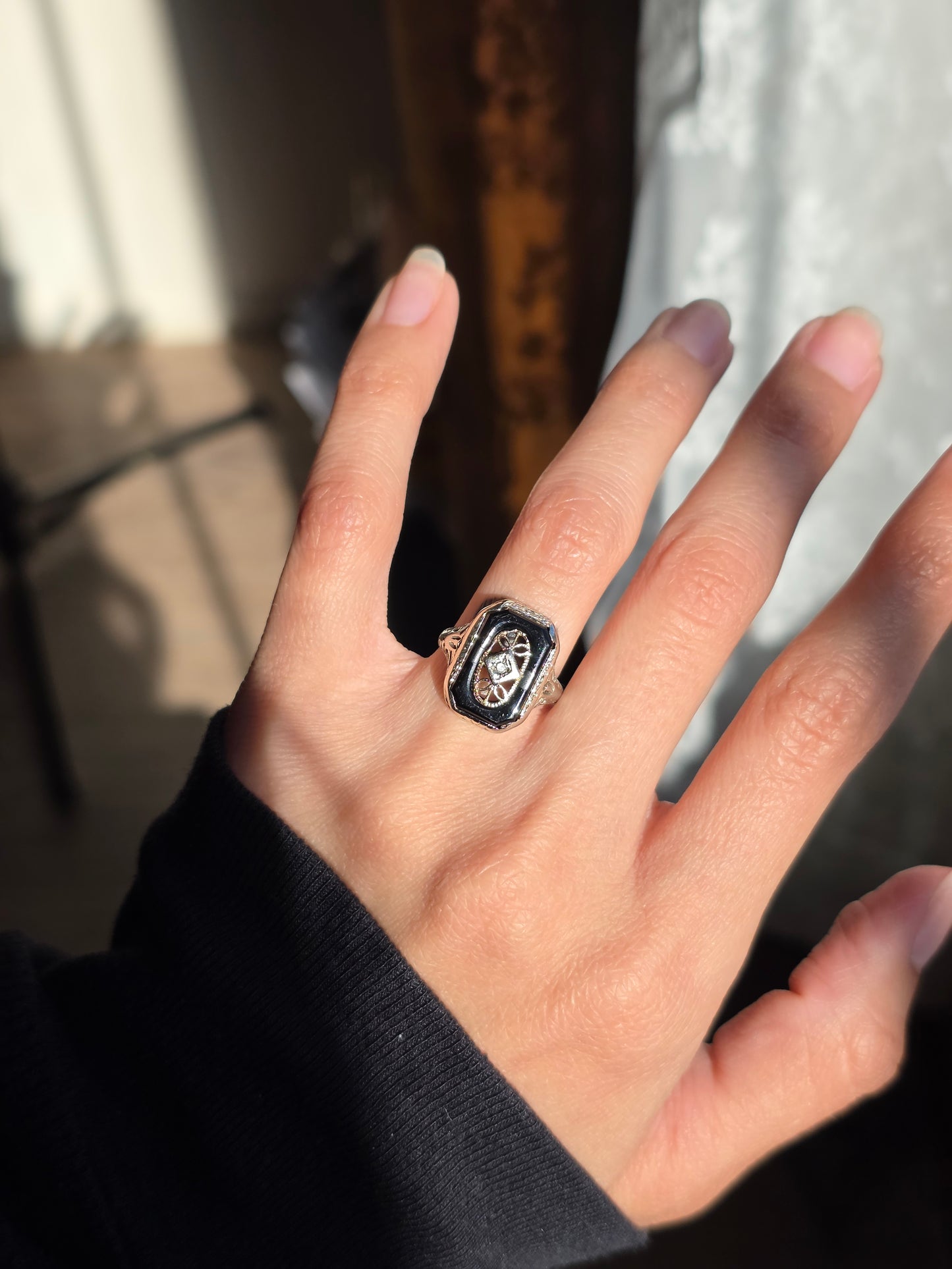 Vintage 10k White Gold Art Deco Style Onyx Shadowbox Diamond Accented Ring Size 4.5