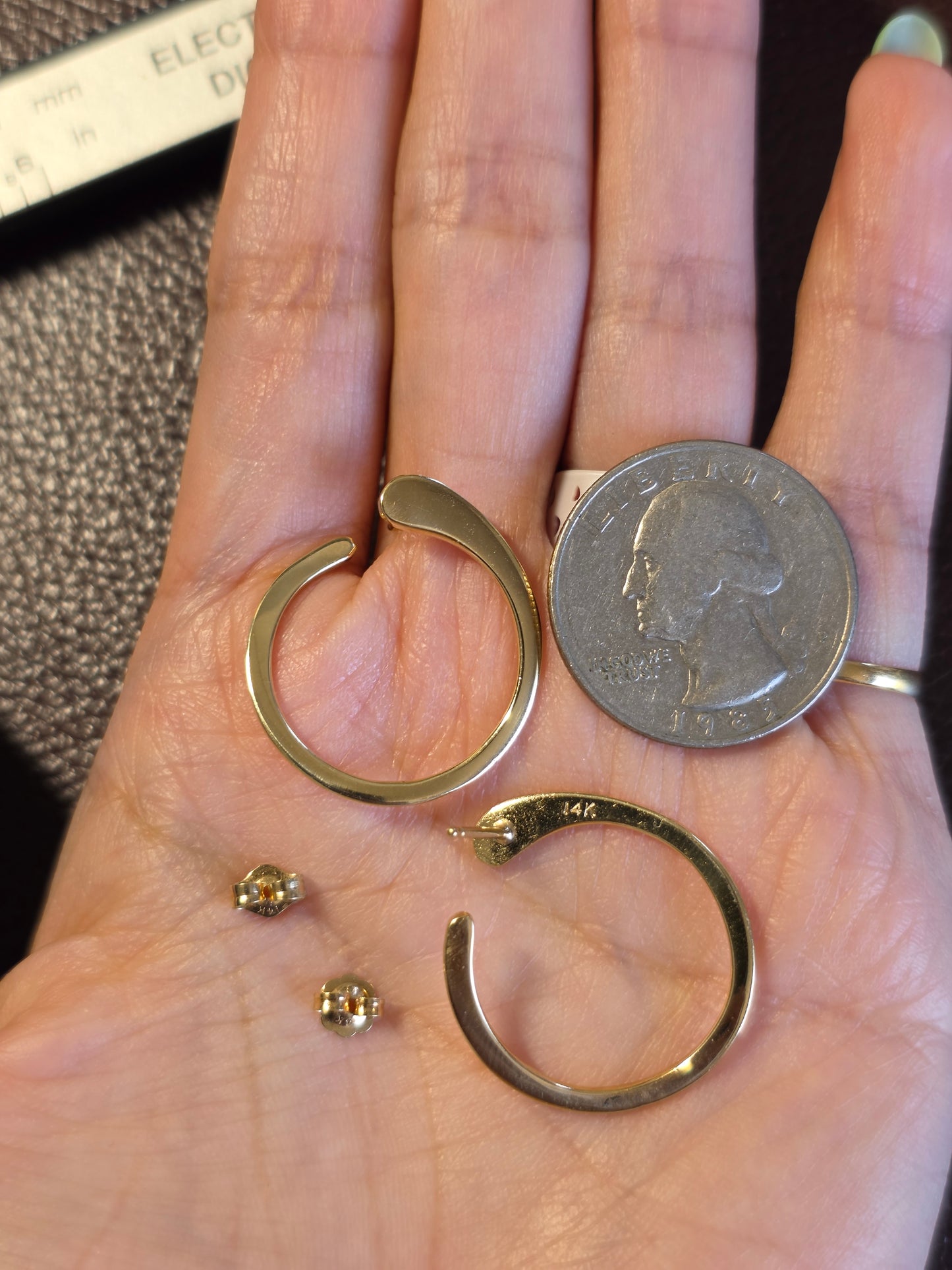 Modernist / Minimalist 14k Gold Sleek Open Circle Statement Earrings