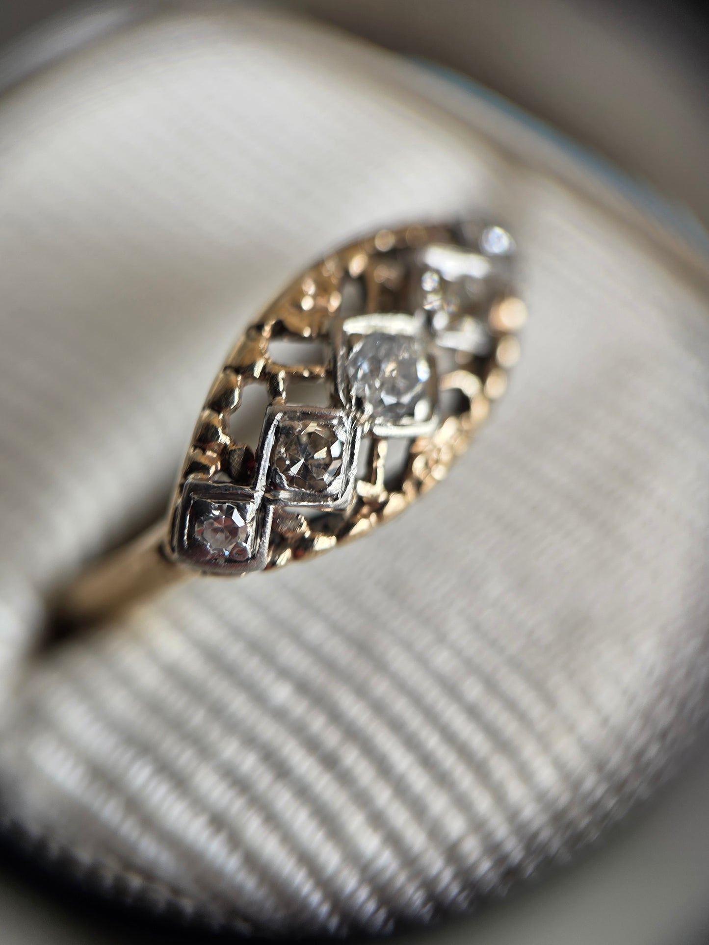 Beautiful Vintage Geometric Openwork Lattice 10k Two Toned Diamond Boat Ring Size 5