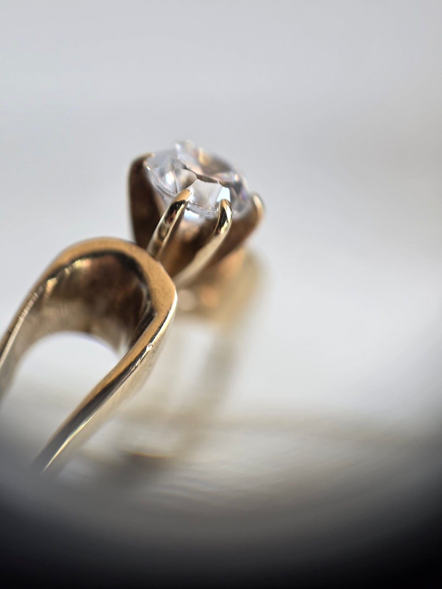 Beautiful Vintage 10k Gold Solitaire Ring Size 7