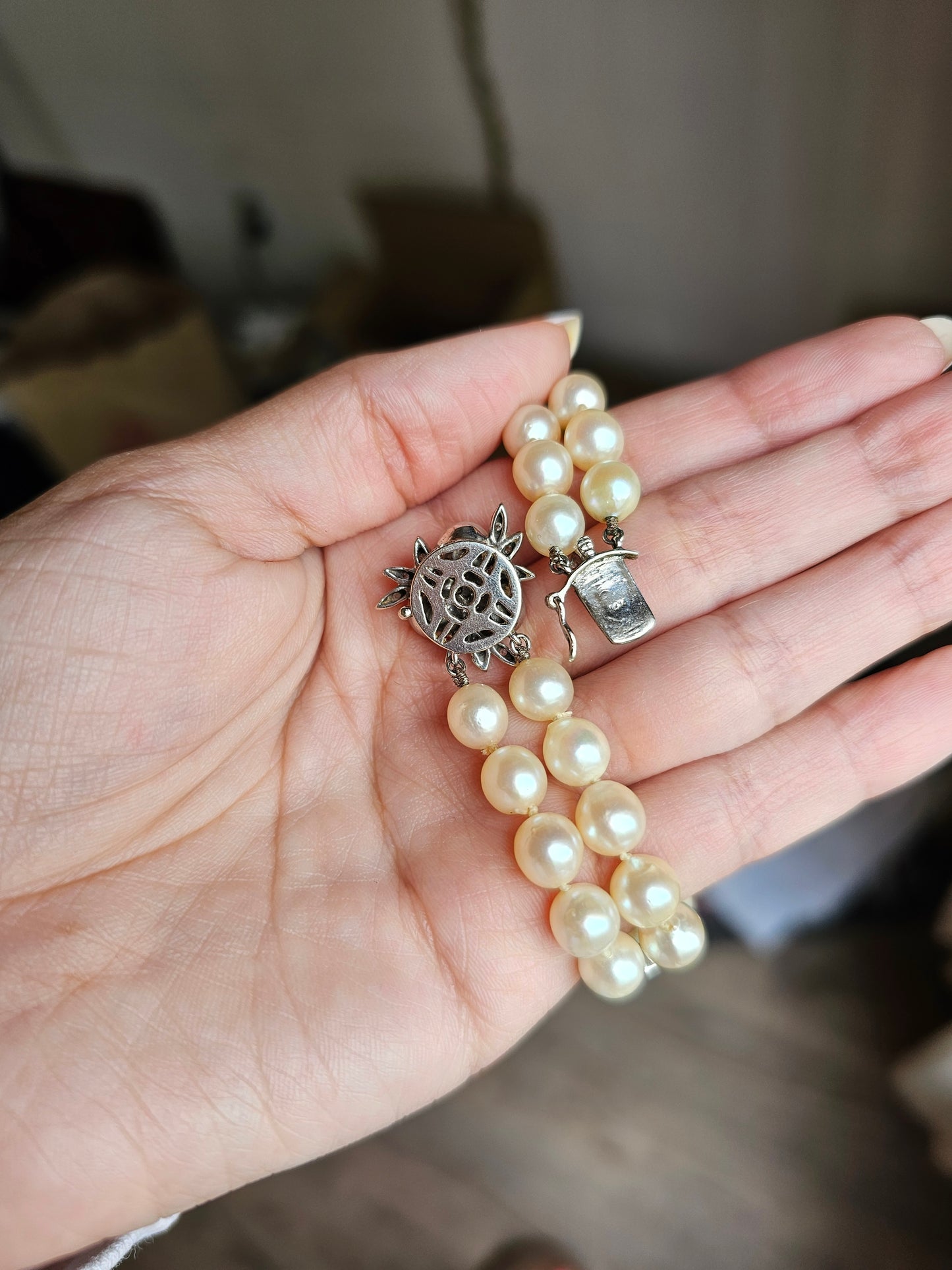 Lovely Vintage Double Strand Pearl Bracelet 7" White Gold Diamond Clasp