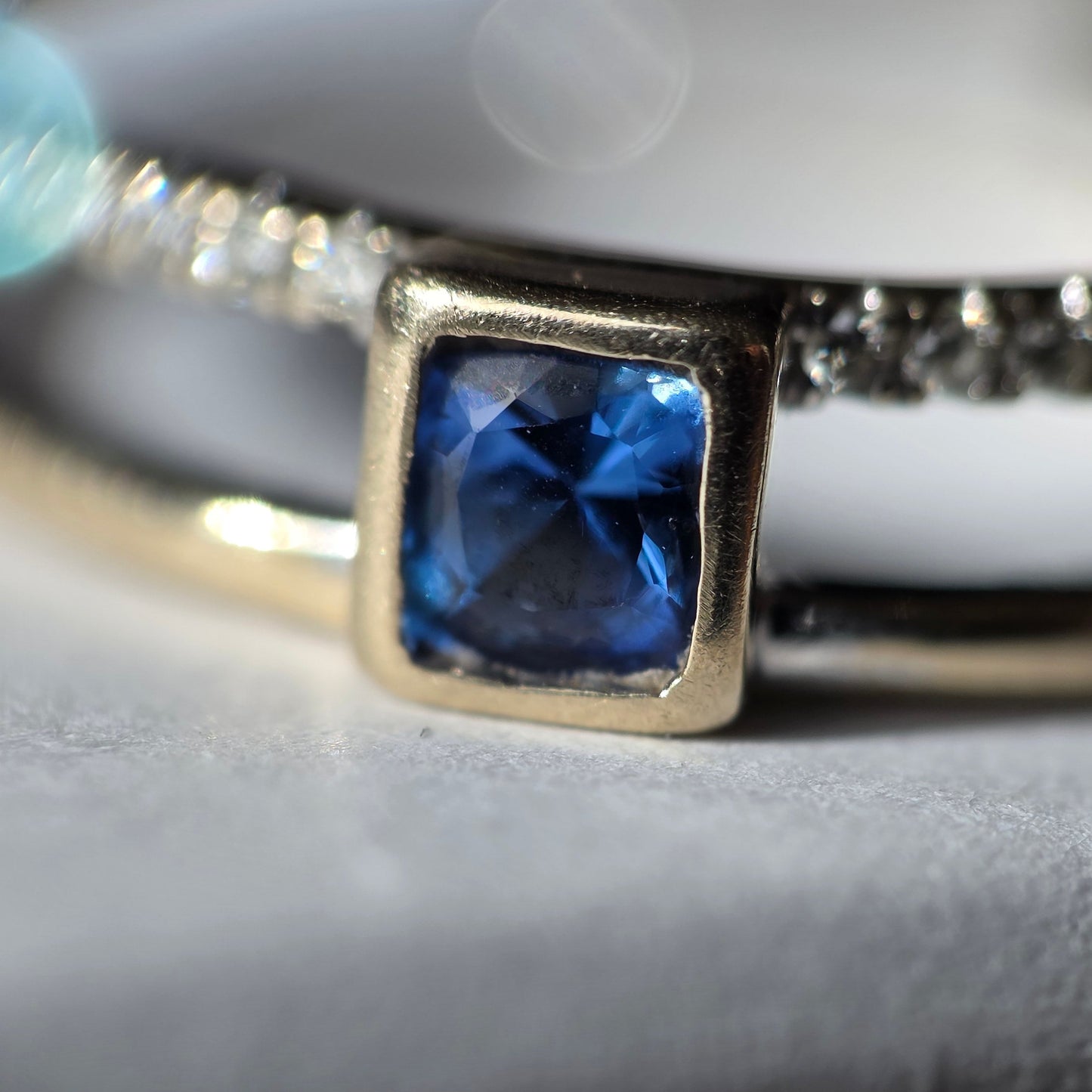 One-of-a-kind 18k White Gold Sapphire Diamond Double Band Ring Size 6.5