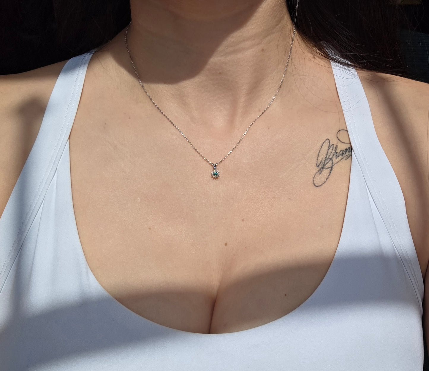 Gorgeous 18k White Gold Minimal Elegant Emerald Diamond Dainty  Pendant Necklace With Adjustable Biker Link Chain 16"/17"