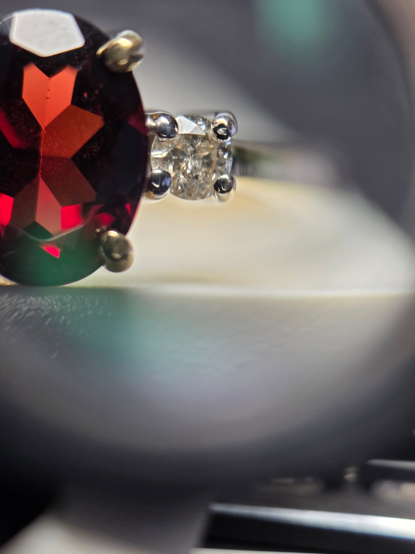 Beautiful 14k Gold Garnet and Diamond Ring Size 7.25 January & April Birthstones