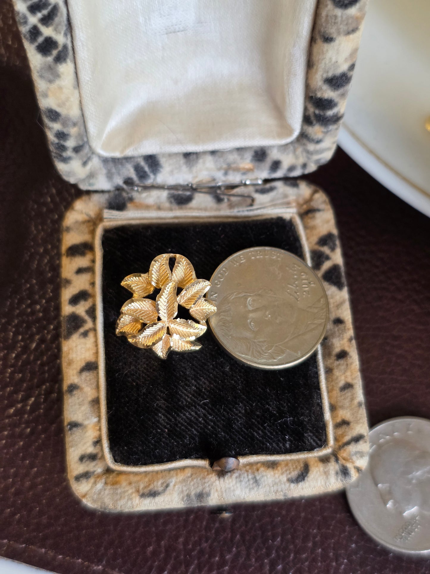 Vintage 14k Solid Textured Diamond Cut Leaf Cluster Statement Stud Button Earrings