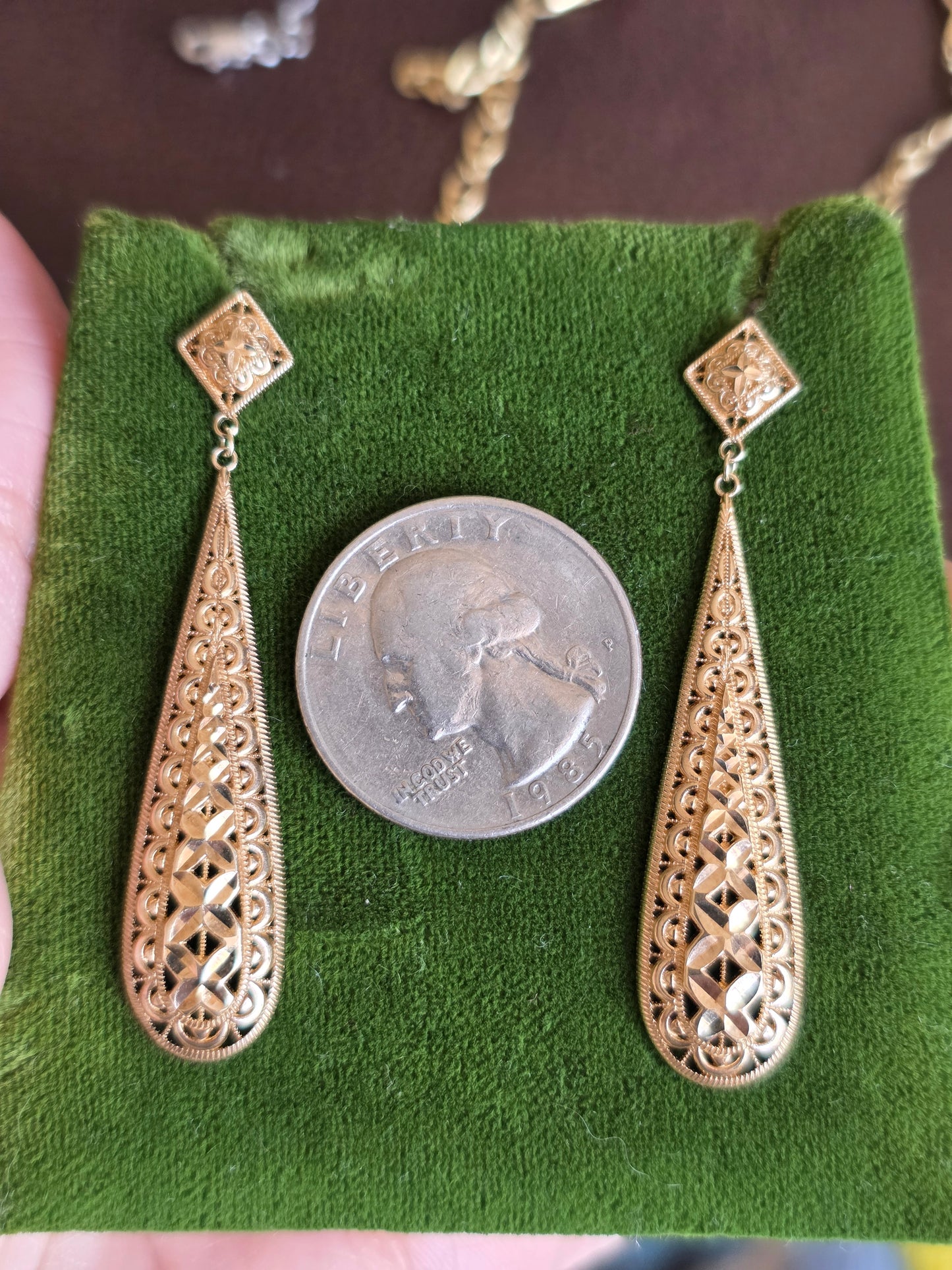 Beautiful 10K Gold Intricate Lace Filigree Elongated Teardrop Dangle Earrings
